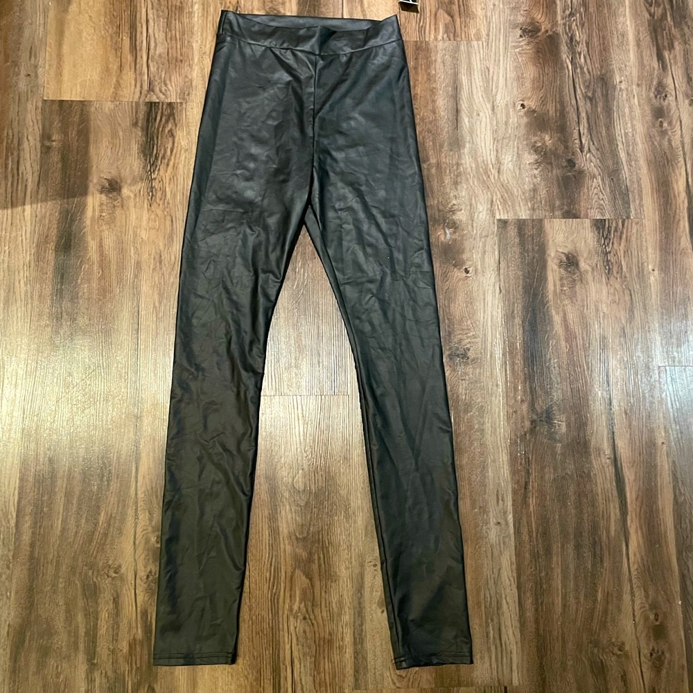NEW with tags . Lulus faux leather leggings size medium